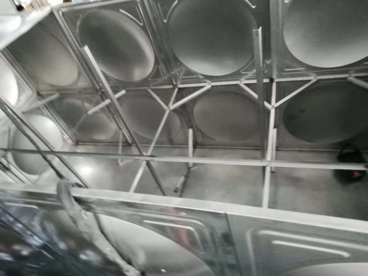 不銹鋼水箱架構(gòu)分解圖大開眼界